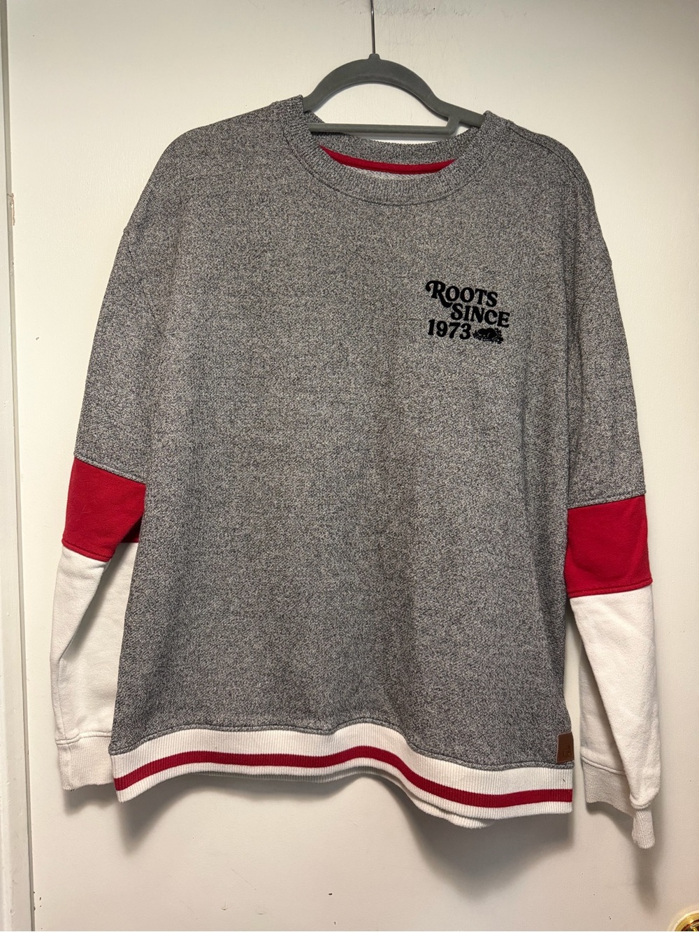 Roots Grey Sweatshirt Roots Cabin with White & Red Ribbed Hem Size Large